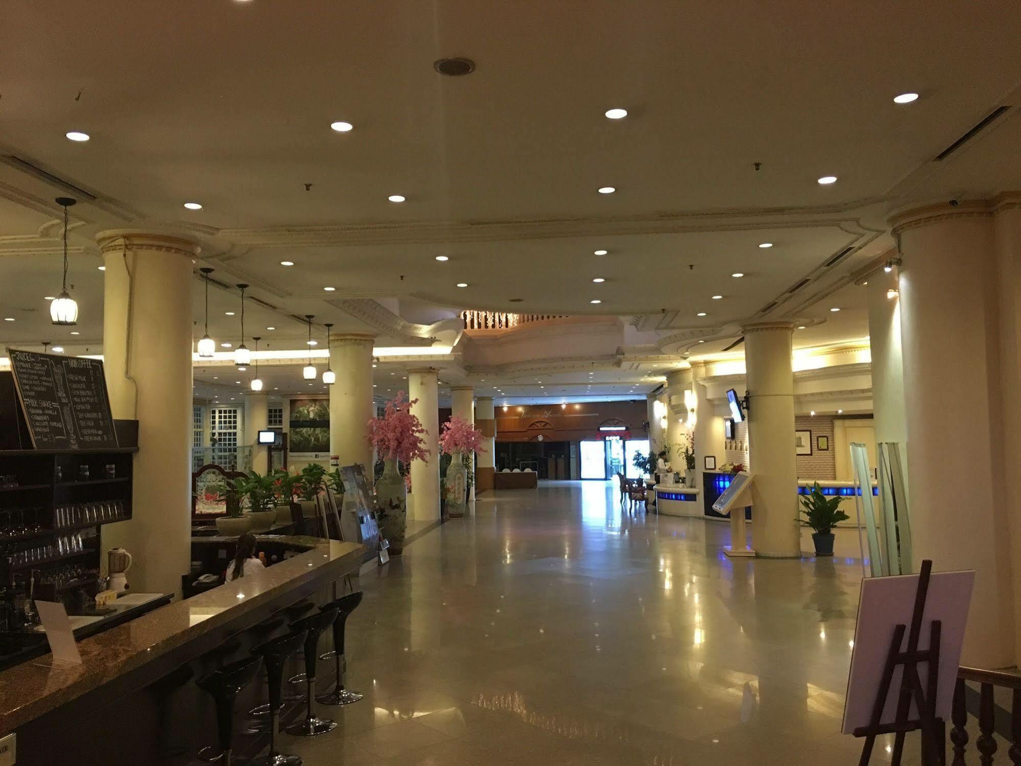 Ac Hotel By Marriott Ипох Экстерьер фото